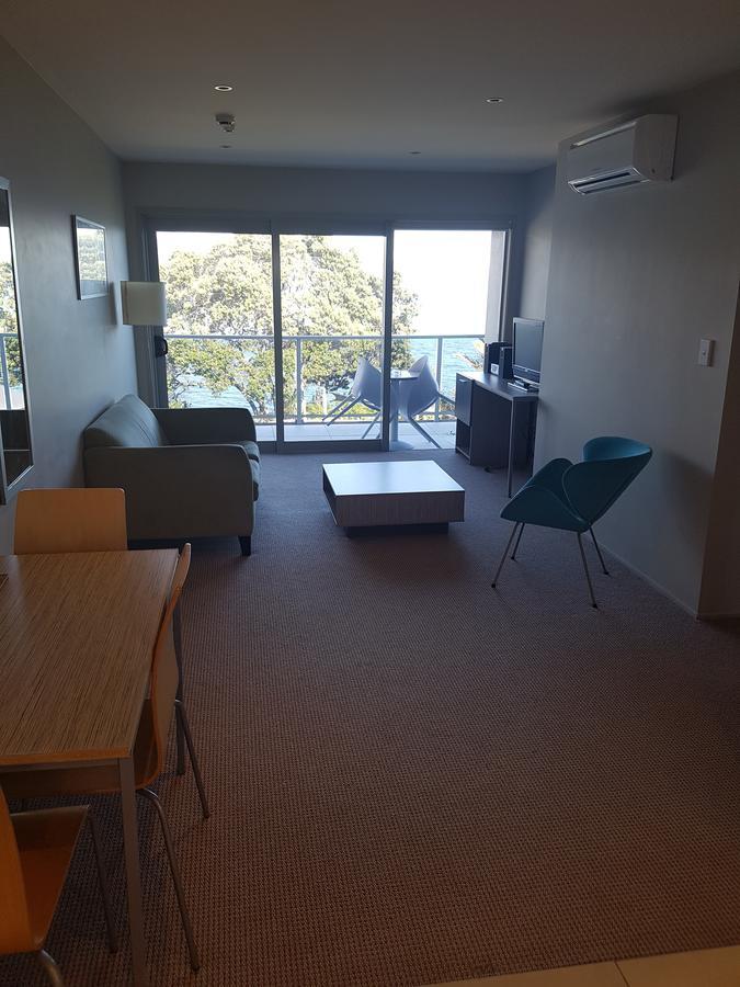 Te Kaha Beach Hotel エクステリア 写真