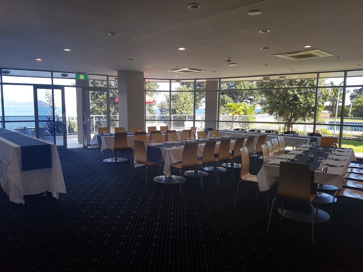 Te Kaha Beach Hotel エクステリア 写真